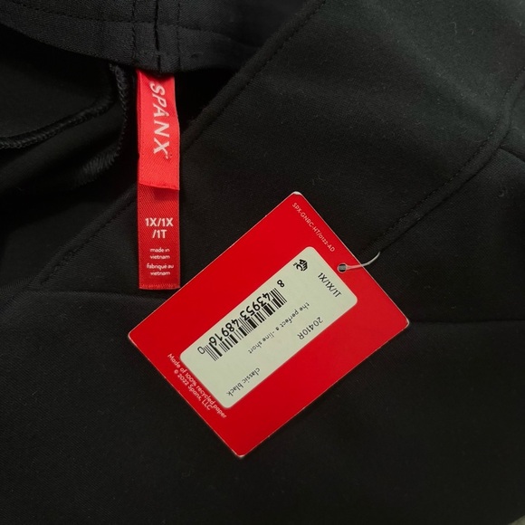 Spanx The Perfect A-Line Pull On Short Classic Black Size 1X Stretch Slimming - Picture 5 of 6